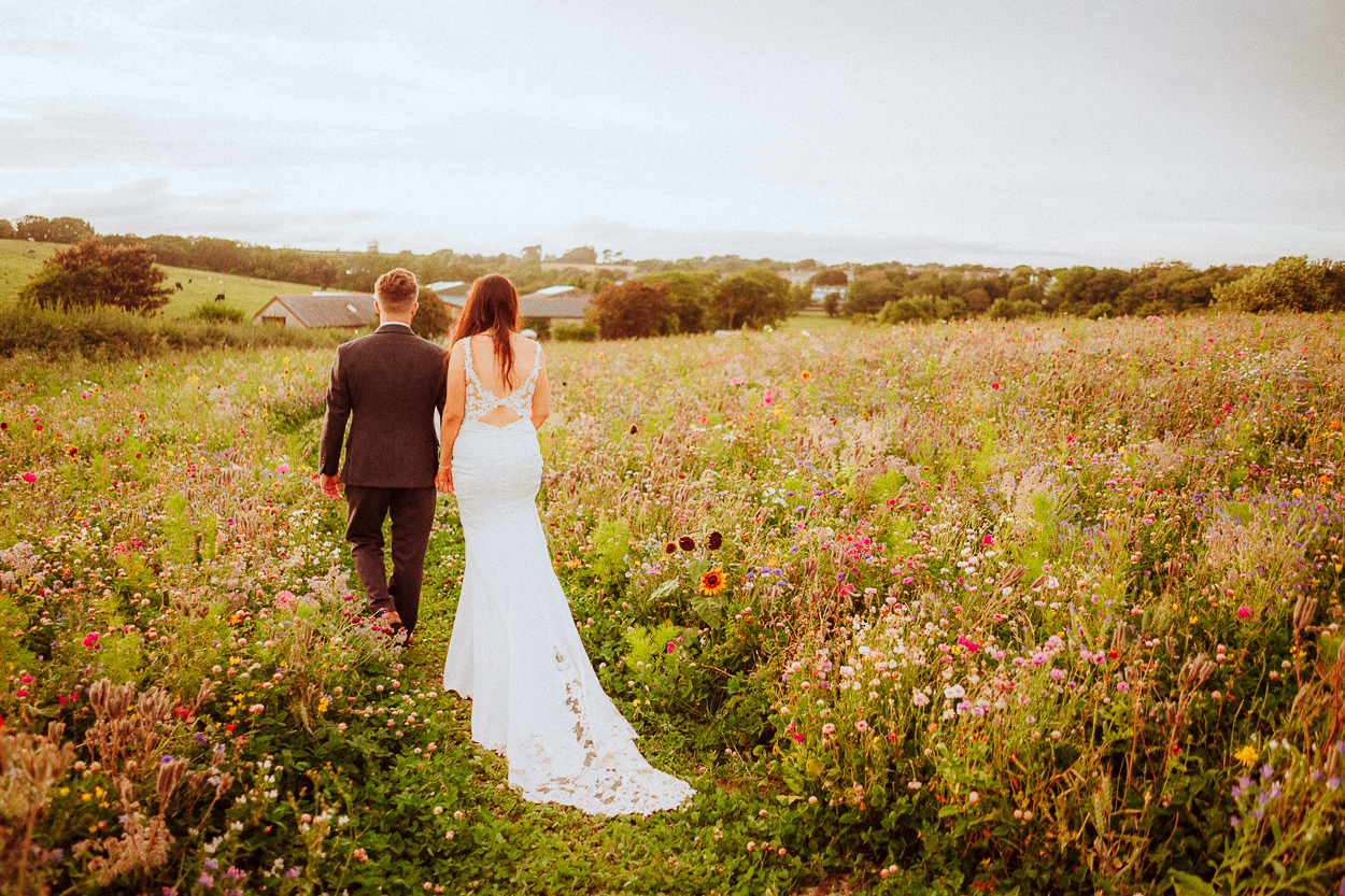 SUMMER WEDDING ROSEDEW FARM WEDDING PHOTOGRAPHY 035 SUMMER WEDDING ROSEDEW FARM WEDDING PHOTOGRAPHY 035